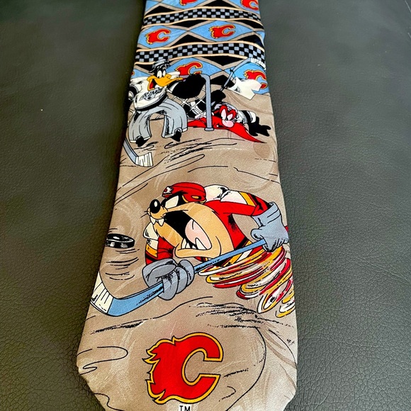 Calgary Flames Taz Tie - Picture 1 of 3